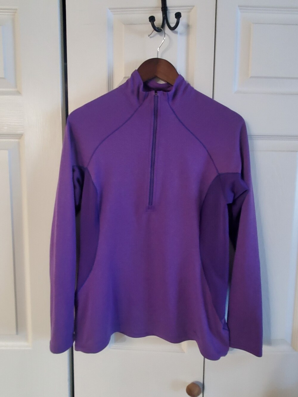 PATAGONIA PURPLE MED PULL OVER LONG SLEEVES. ATHLETIC WEAR. OUTDOORS